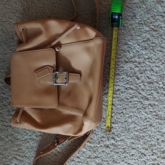 Backpack - Picture 3 of 8